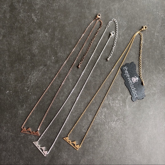 STAINLESS STEEL Delicate silver mountain necklace - Picture 5 of 8